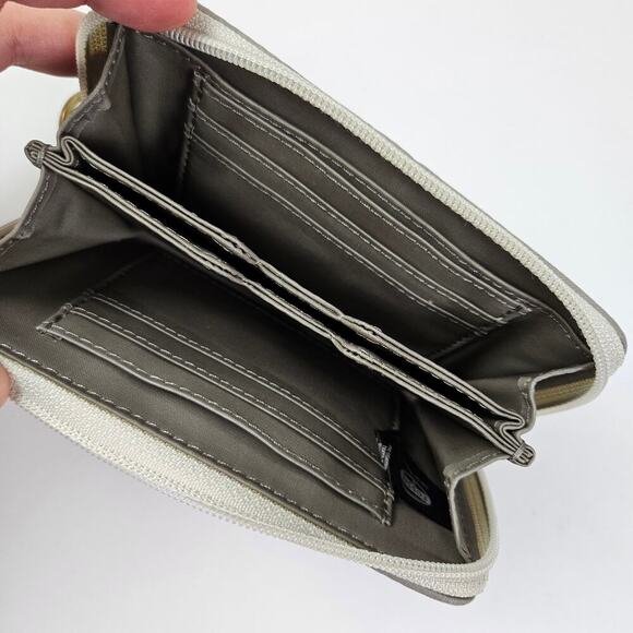 Fossil KeyPer Zip Around Wallet Wristlet Ivory Coral‎ Mint Dots - Picture 3 of 4